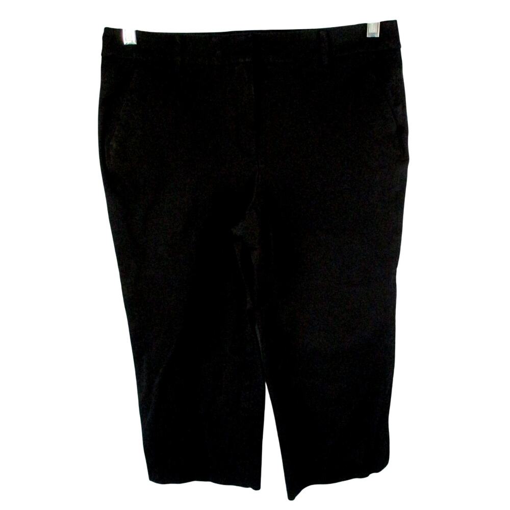 Chico's Women's Black Mid Rise Zip Front Stretch Capri Pants Size 8
